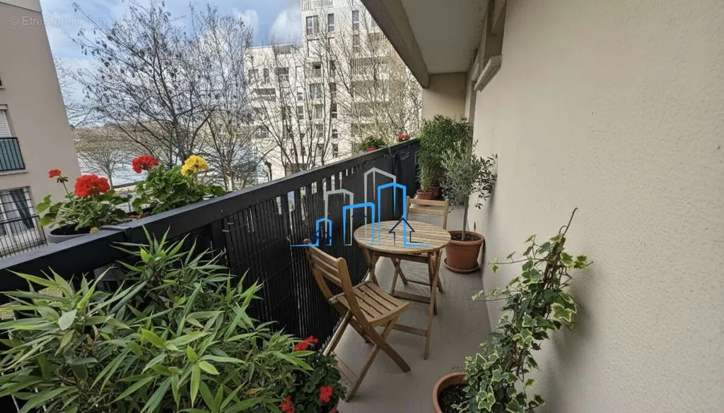 Balcone - Bright 3-Bed Flat with Balcony in Alfortville