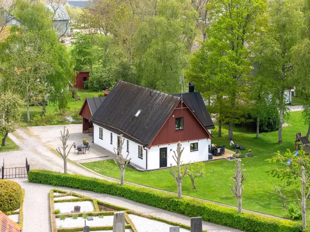 Õhuvaade - Traditional-Style Villa in Äspö Kyrkby