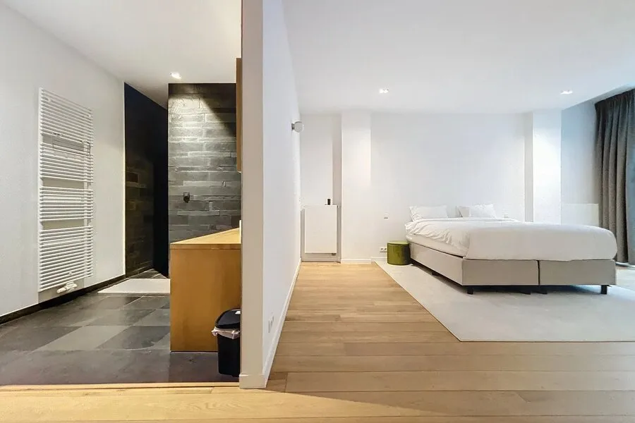 Bedrooms - Rear House with Garden in Châtelain, Ixelles