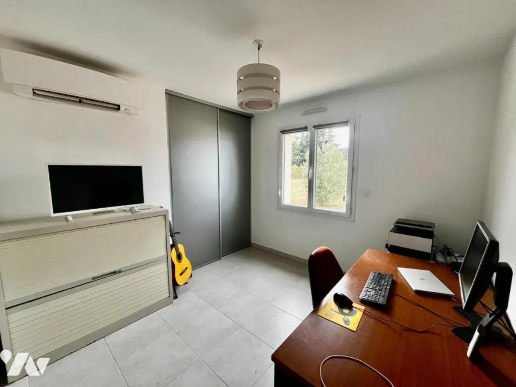 Magamistoad - Contemporary Villa with Garden in Chusclan