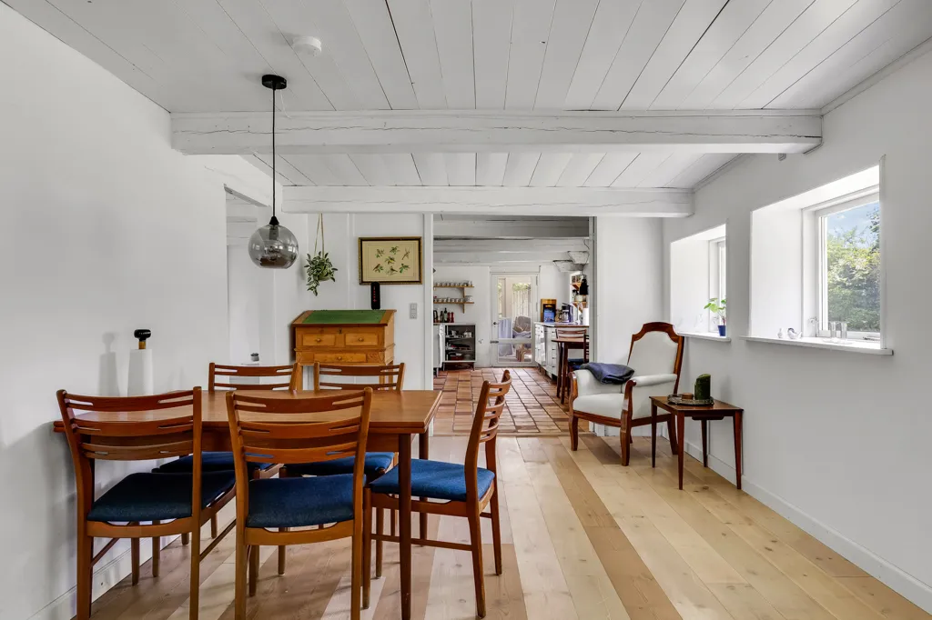 Dining Room - Historic Villa with Garden in Højer