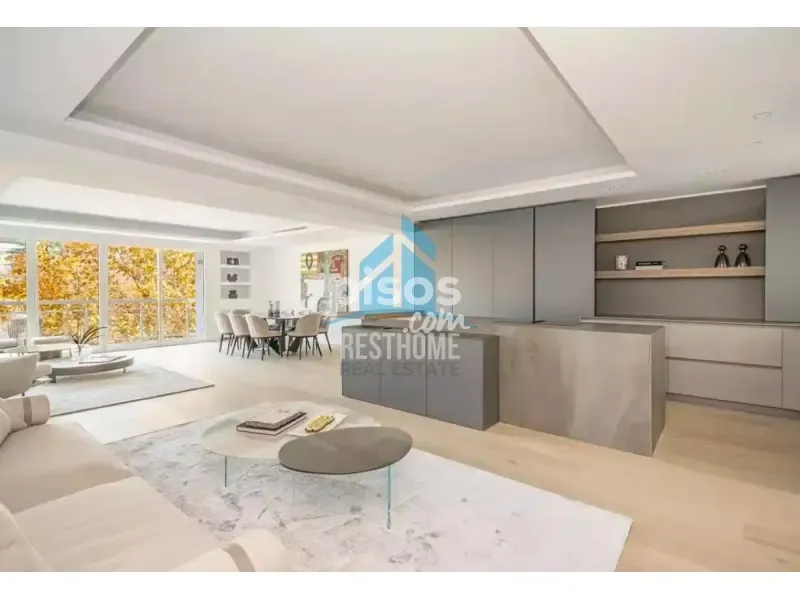 Séjour - Modernised Apartment with Views in Recoletos