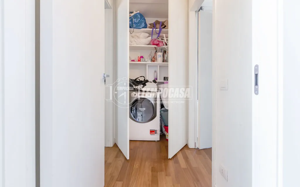 Pièces - Luxury Triplex with Panoramic Views in Milan