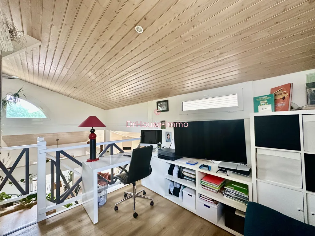 Kabinet - Residence with Pool on Salles Heights