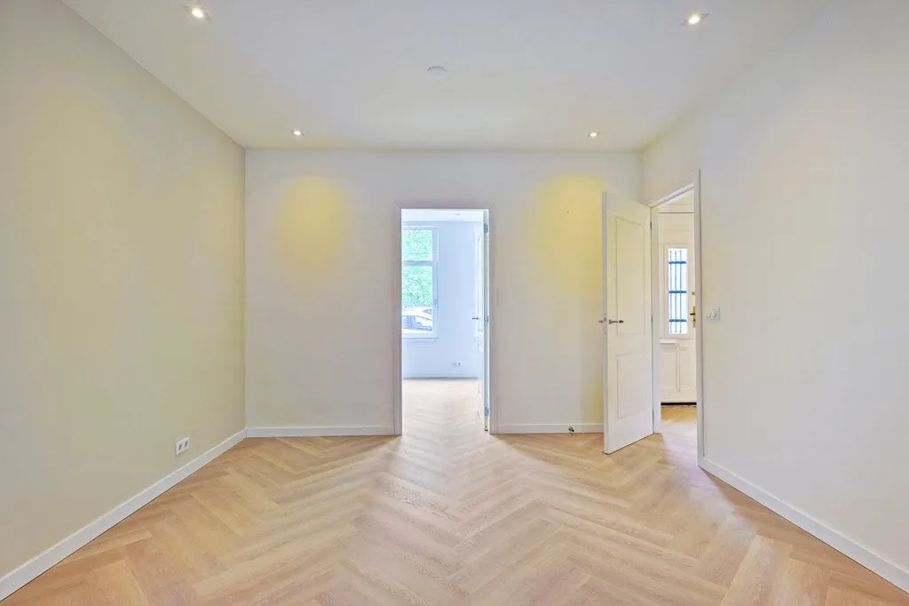 Pièces - Spacious Apartment with Garden in Helmerbuurt