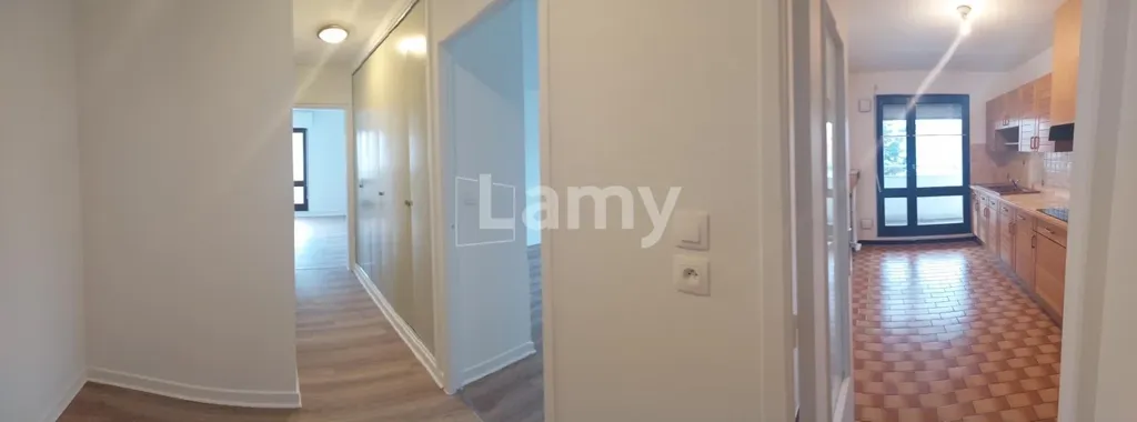 Esik - 3-Bed Apartment with Balcony in BLD CATTENOZ