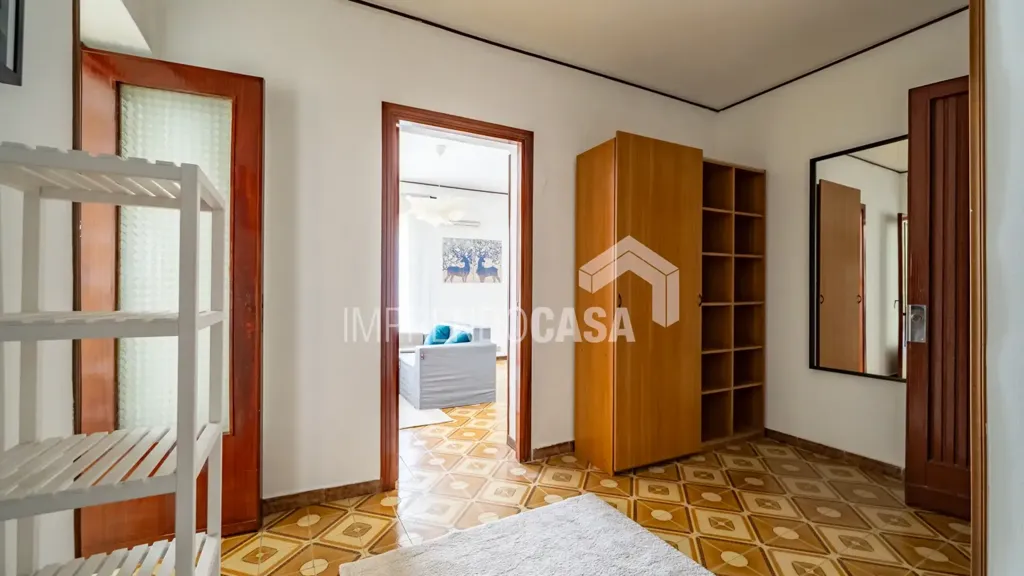 Esik - Bright Trilocale with Balcony in Palermo