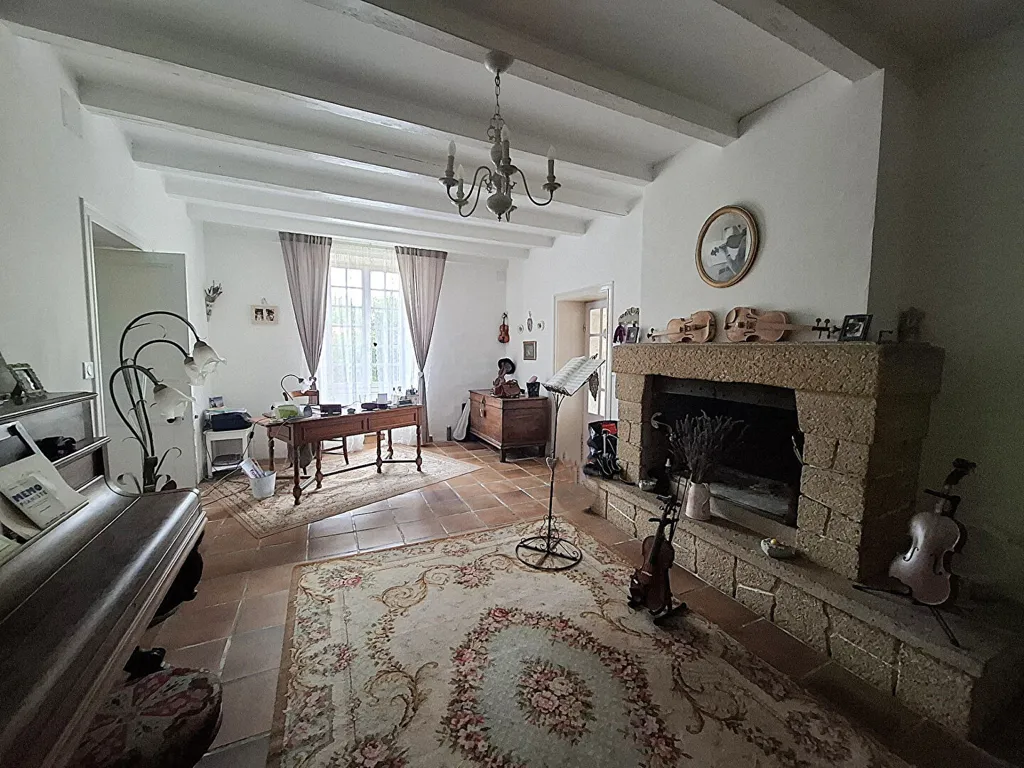 Elutuba - Historic Templar Commandery with Longère in Quiet Setting