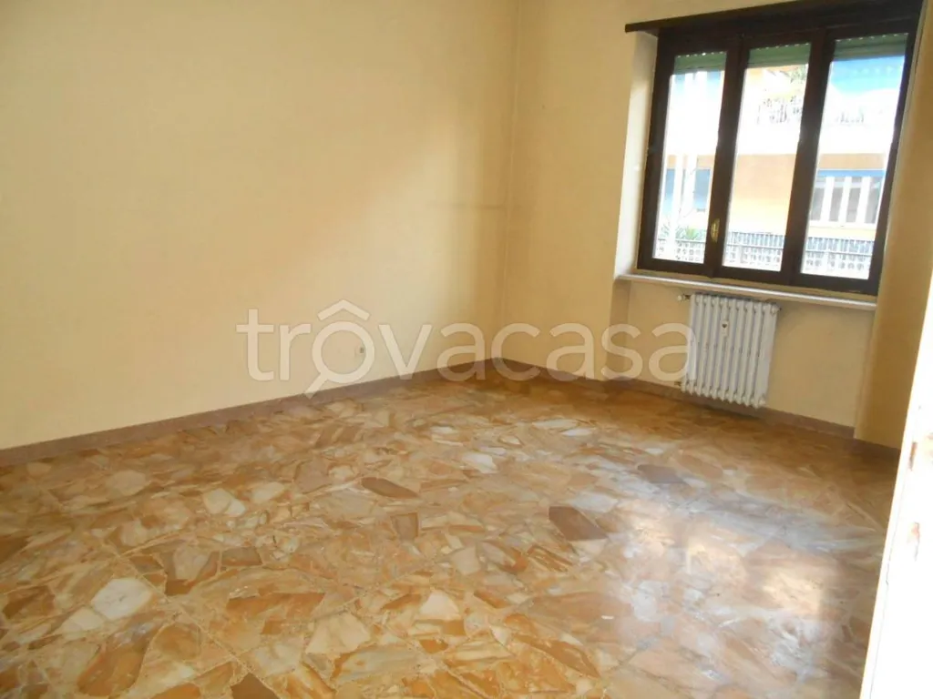 Pièces - Trilocale with Balcony in Rivoli