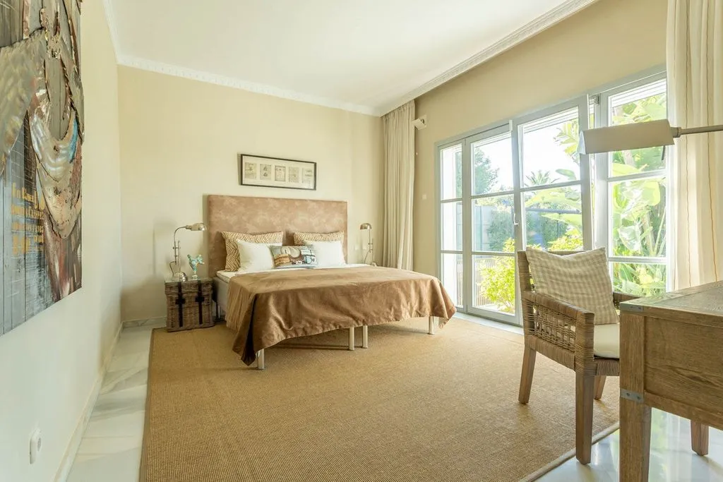 Magamistoad - Detached House with Pool in Sierra Blanca, Marbella
