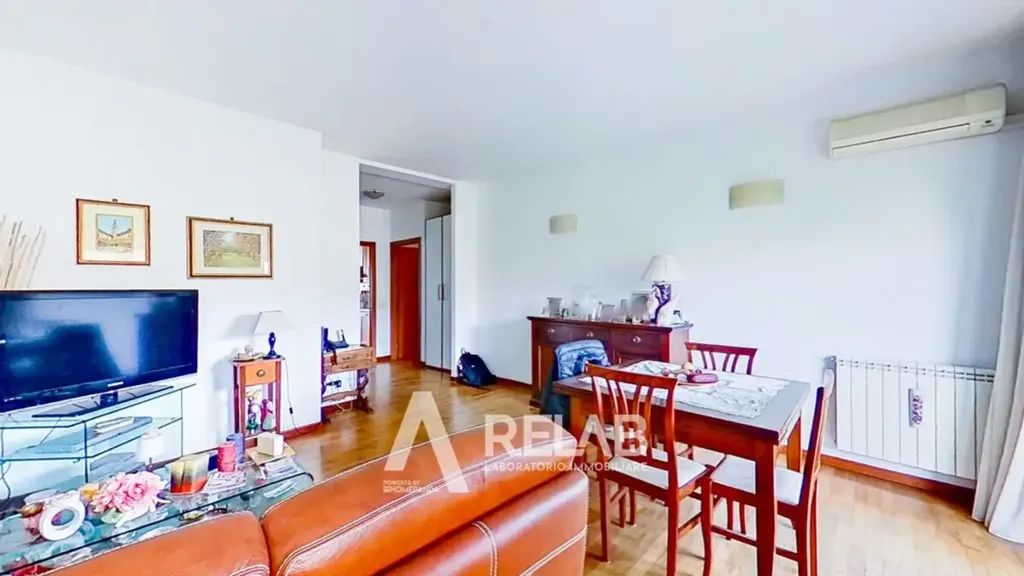 Elutuba - Bright Apartment with Balconies in Spinaceto, Rome
