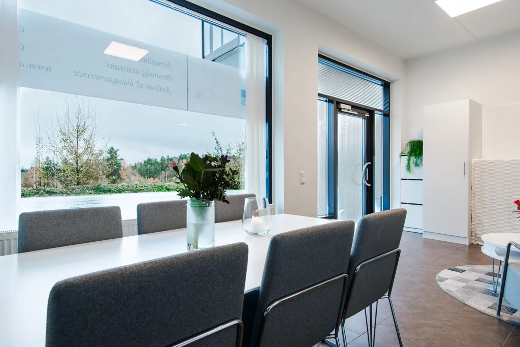 Söögituba - Mixed-Use Property with Balcony in Upplands-Bro