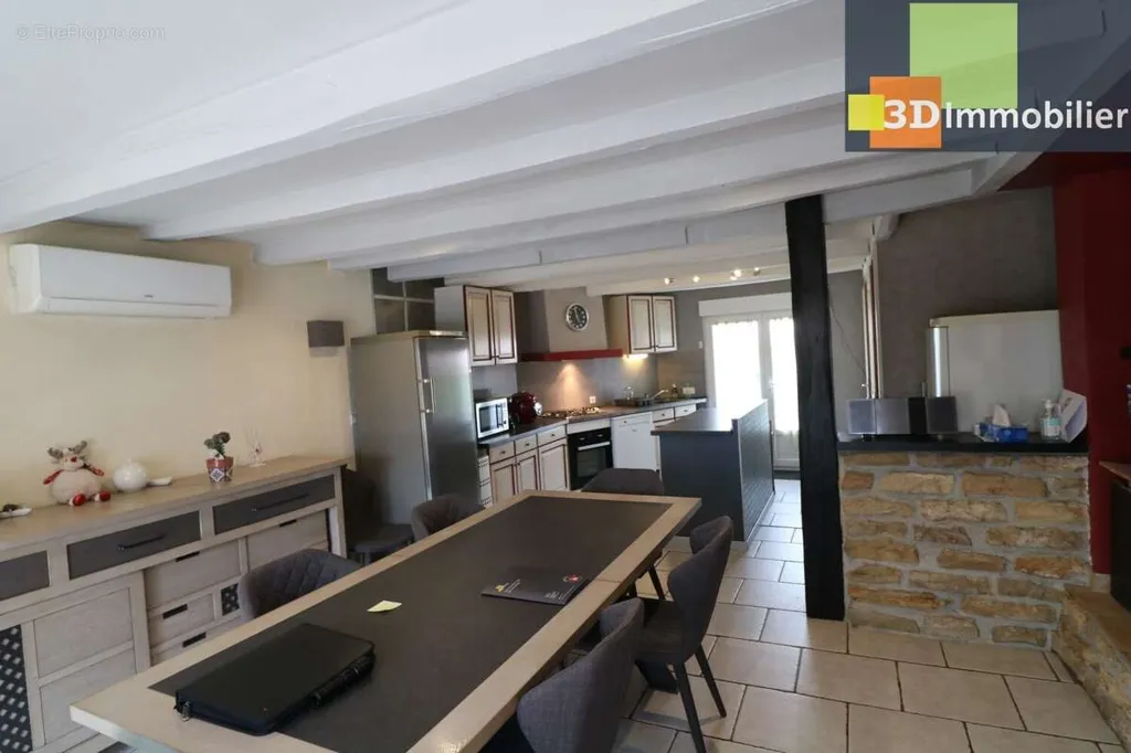 Cucina - Spacious House with Garden in Chaussin