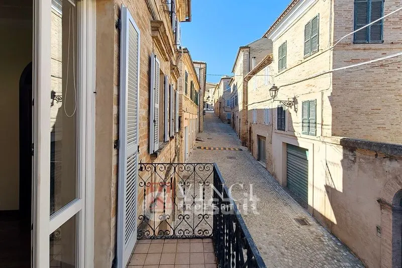 Rõdu - Charming Apartment with Balcony in Mogliano