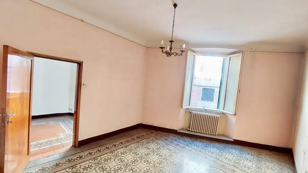Rooms - 7-Room Apartment with Balcony in Fabriano