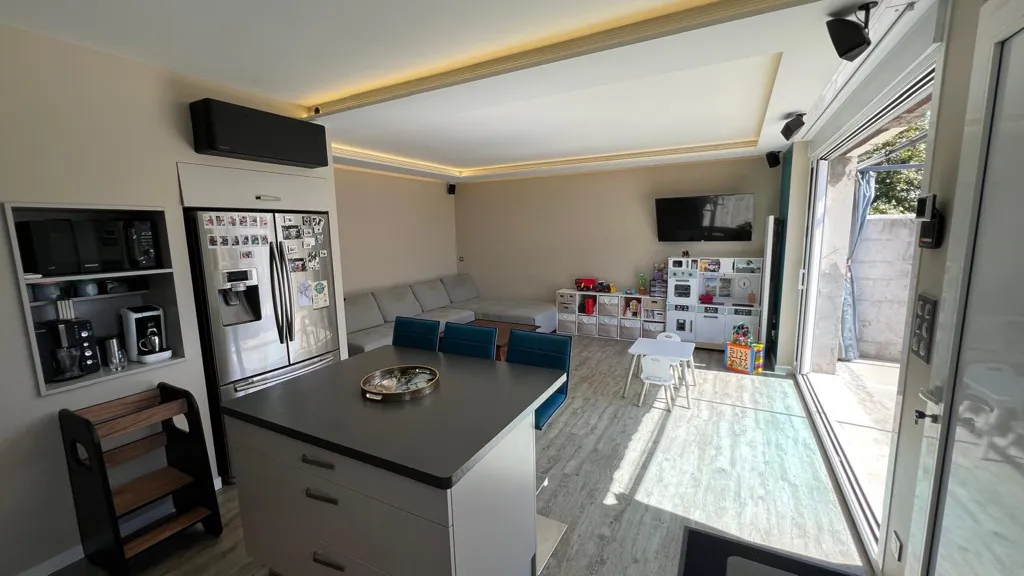 Cuisine - Maison Rénovée avec Piscine près des Plages