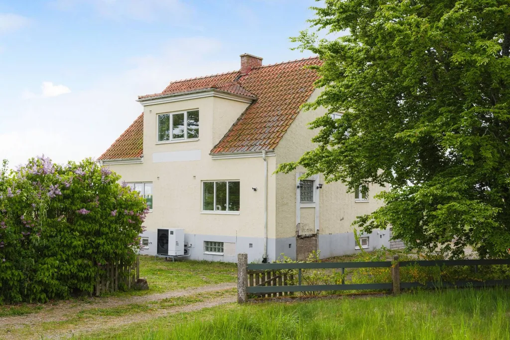 Välivaade - Villa with Renovation Potential in Lilla Beddinge