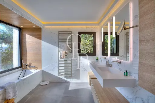 Salles de bain - Villa de Luxe avec Piscine à Mouans Sartoux