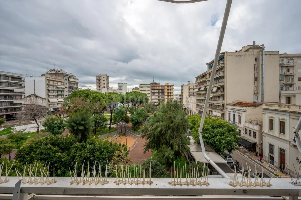 Rõdu - Renovated Apartment with Sea View in Patras