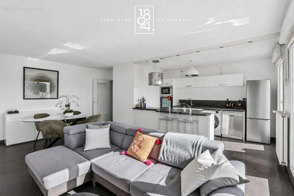 Séjour - Appartement avec Balcon et Vue sur les Monts du Lyonnais à Lyon 5