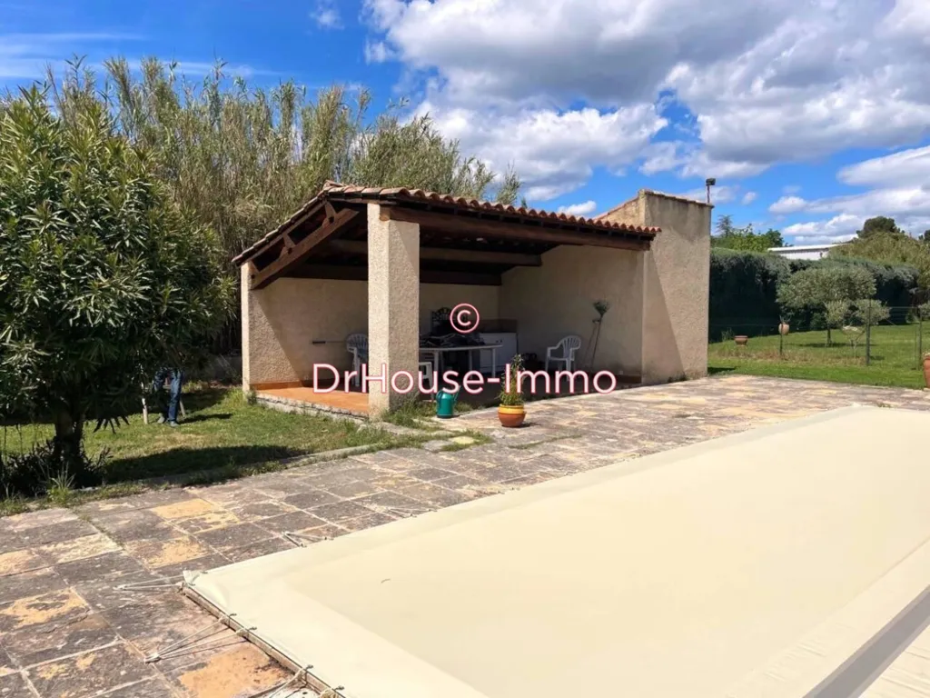 Piscine - Villa avec Piscine et Jardin à Uzès