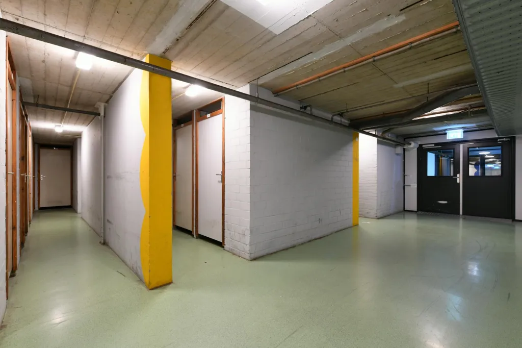 Garage - Apartment with Loggia in Zeist