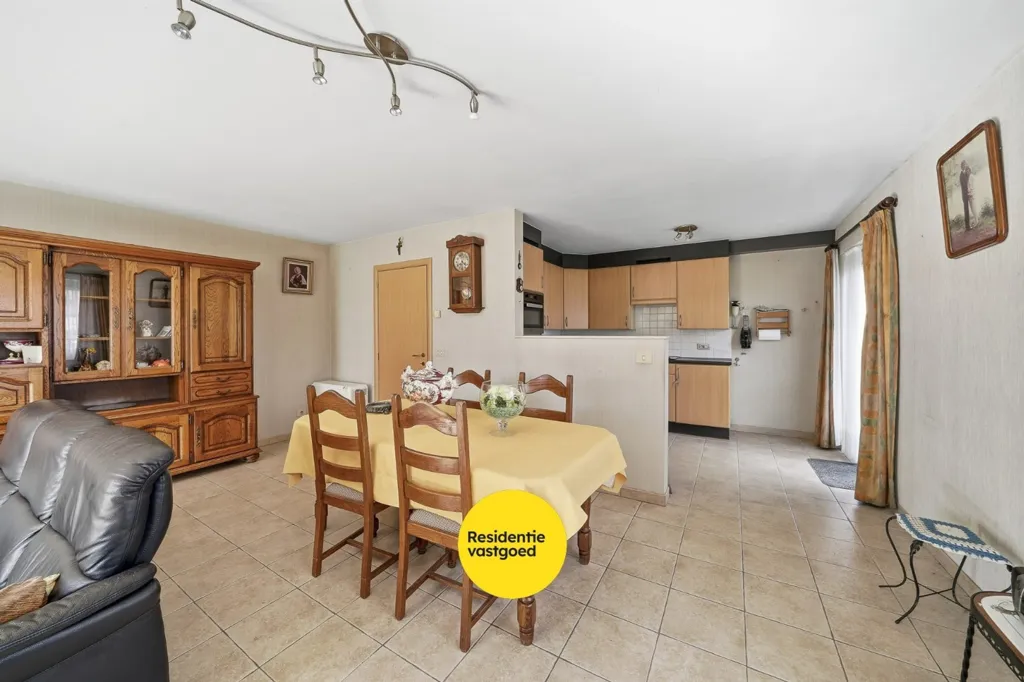 Söögituba - Ground Floor Apartment with Garden in Oudenburg Centre