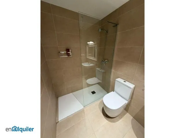 Bathrooms - Furnished Apartment with River View in Donostia