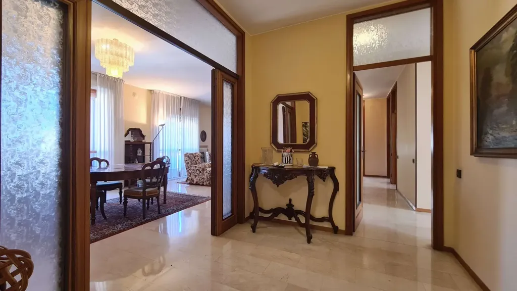 Entrée - Apartment with Balcony in Modena