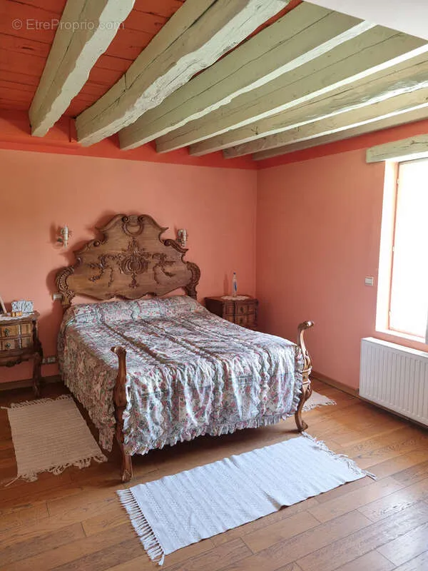 Magamistoad - Large Property with Garden in Bruyères-le-Châtel