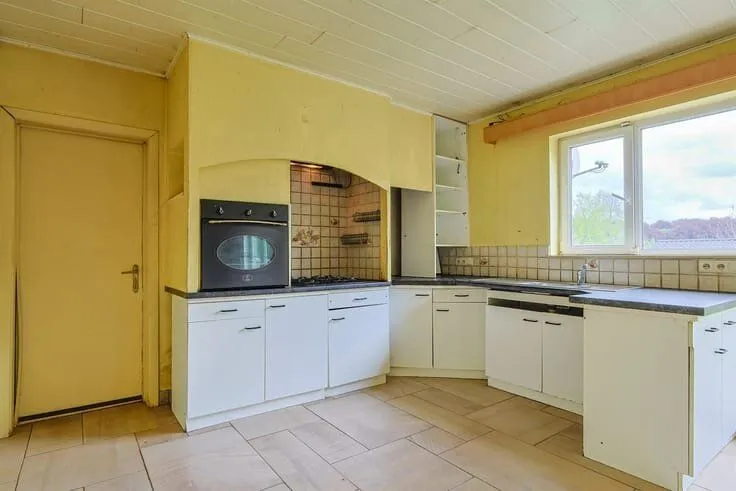 2 magamistoaga maja asukohas Resteigne