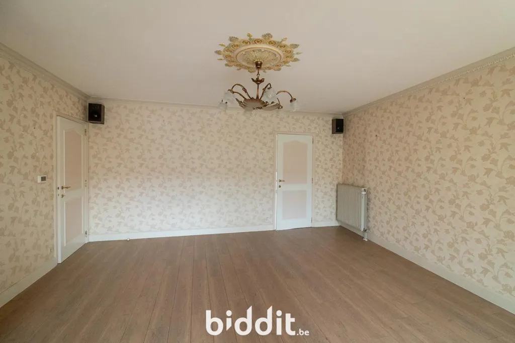 Chambres - Appartement de 2 Façades avec Visite Virtuelle au Centre