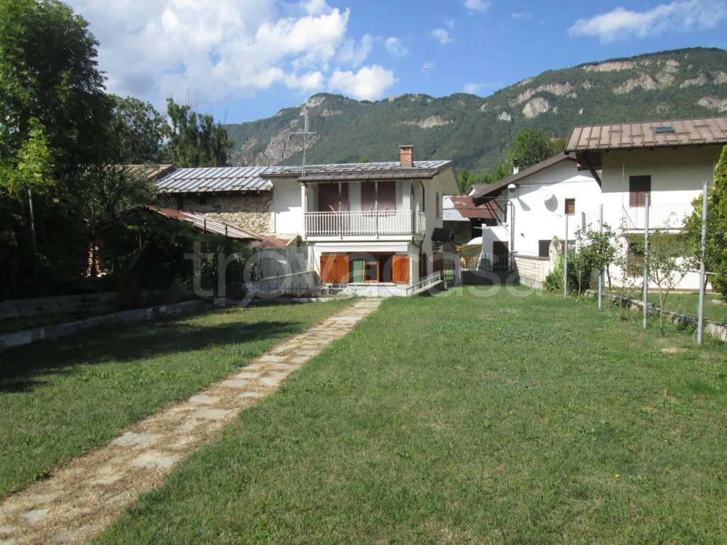 Välivaade - Detached House with Garden in Demonte