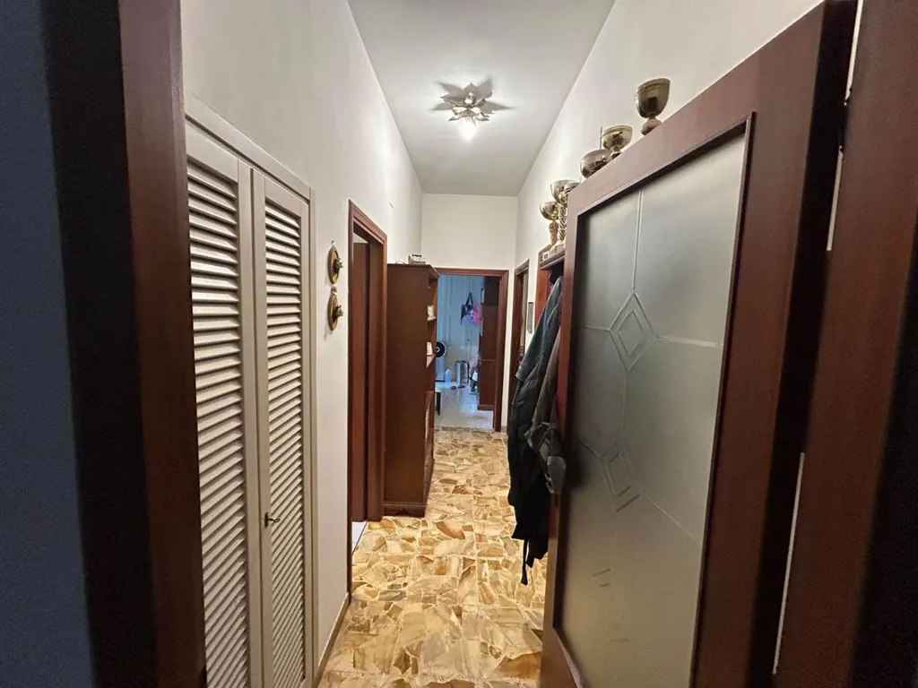 Ingresso - Appartamento con due terrazzi a Siena nord