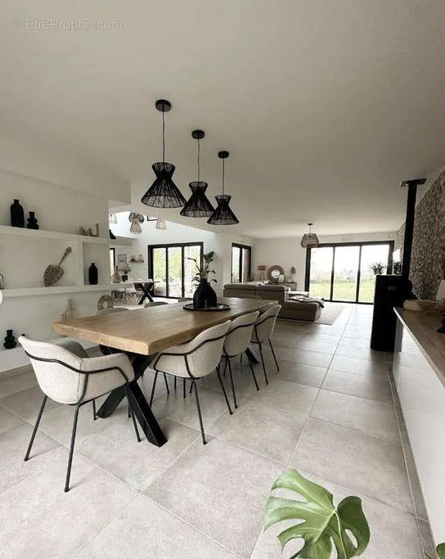 Maison à Dirinon