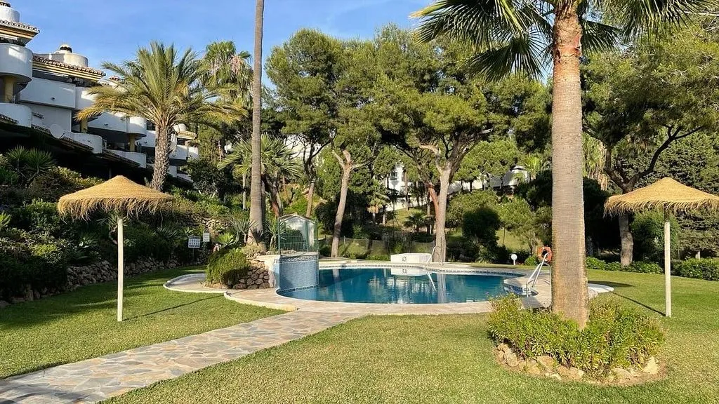 Bassein - Ground Floor Apartment with Pool in Golf Area