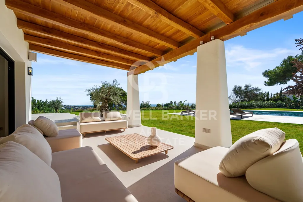 Terrass - Villa with Sea View in El Rosario, Marbella