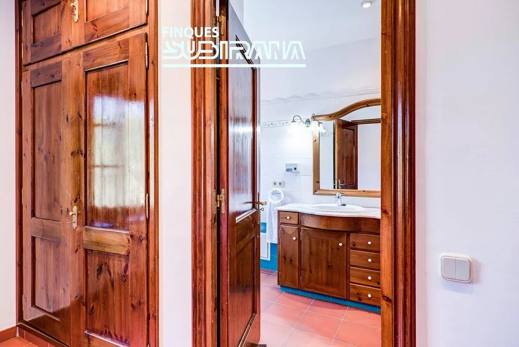 Salles de bain - Restored Farmhouse with Pool in Igualada