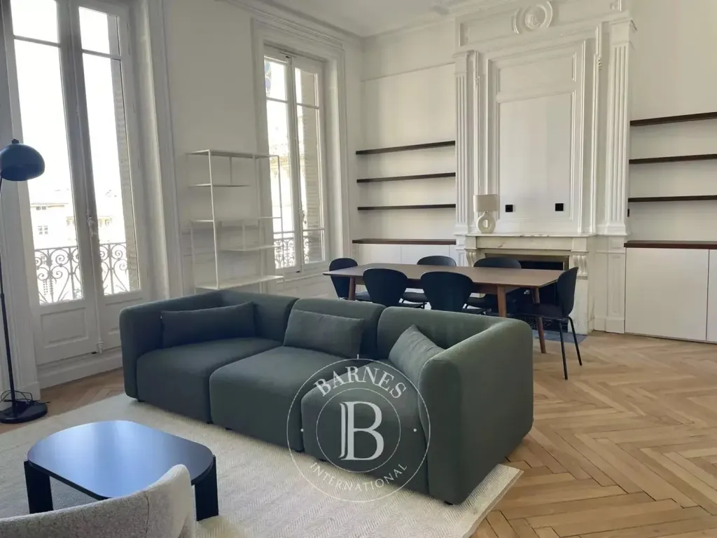 Elutuba - Luxury Flat with Balcony in Lyon's Historic District