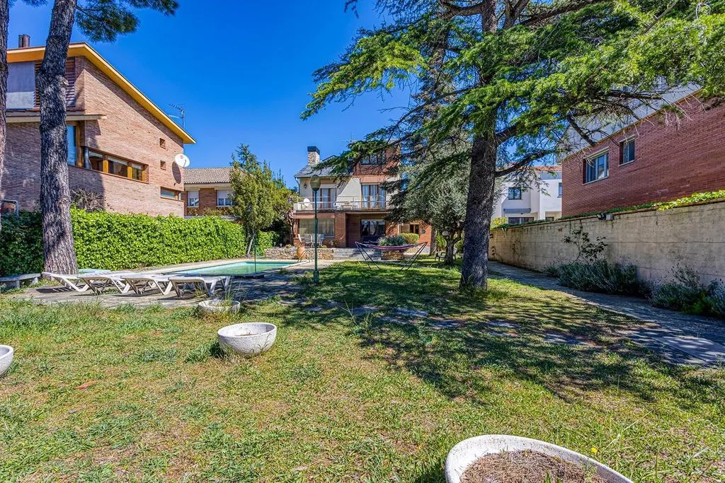 Aed - Detached House with Pool in Igualada, Catalonia
