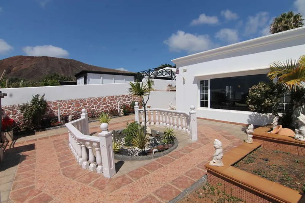 Terrass - Luxury Villa with Pool in Playa Blanca