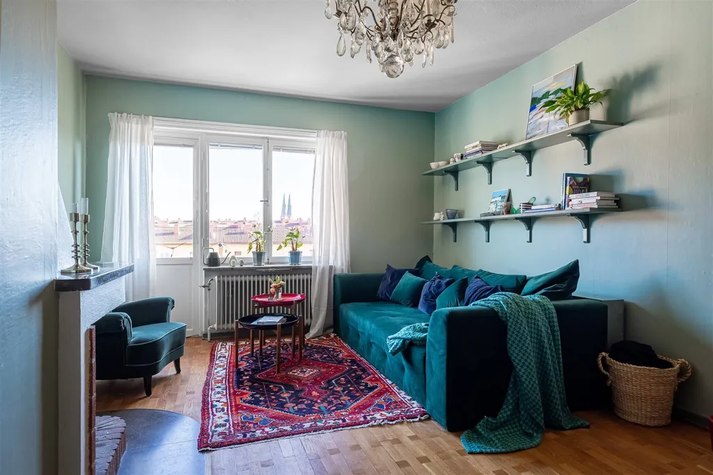 Elutuba - Charming 2nd Floor Flat with South-Facing Balcony in Uppsala
