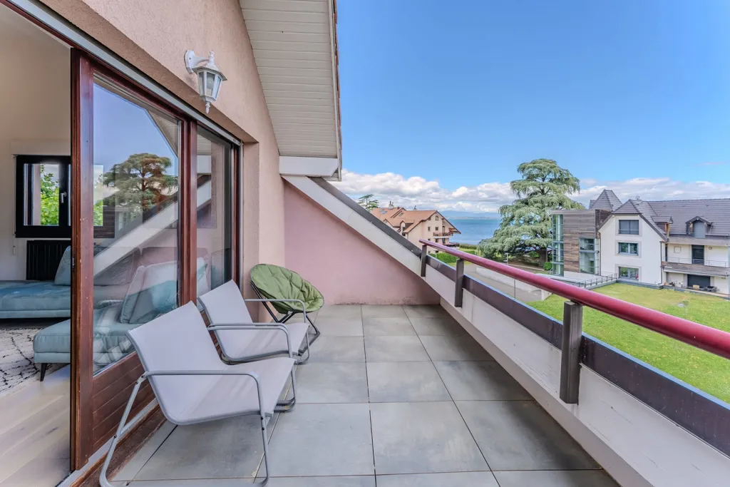 Rõdu - Luxury Lakefront Apartment in Publier