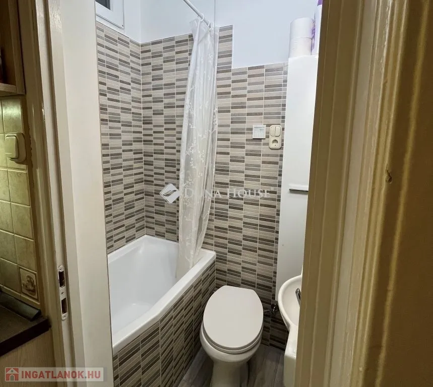 Vannitoad - Apartment with Gallery near Orczy Park, Budapest