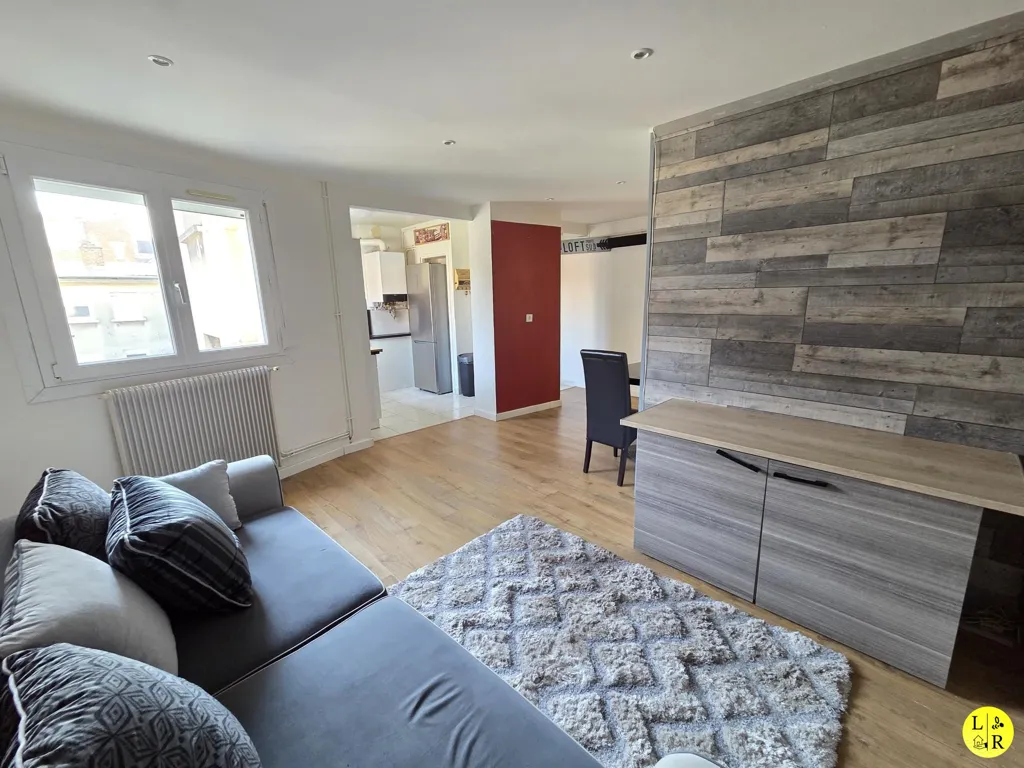 Living Room - Charming 2-Bedroom in Arras Centre