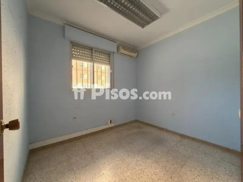 Toad - Flat with Office Conversion in Valdepasillas