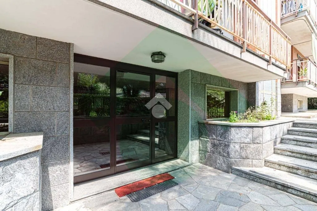 hallway_entrance