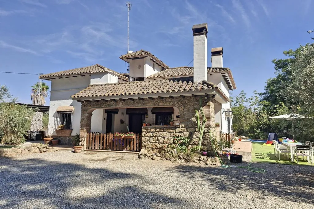 Välivaade - Riverside Finca with Terrace in Coín