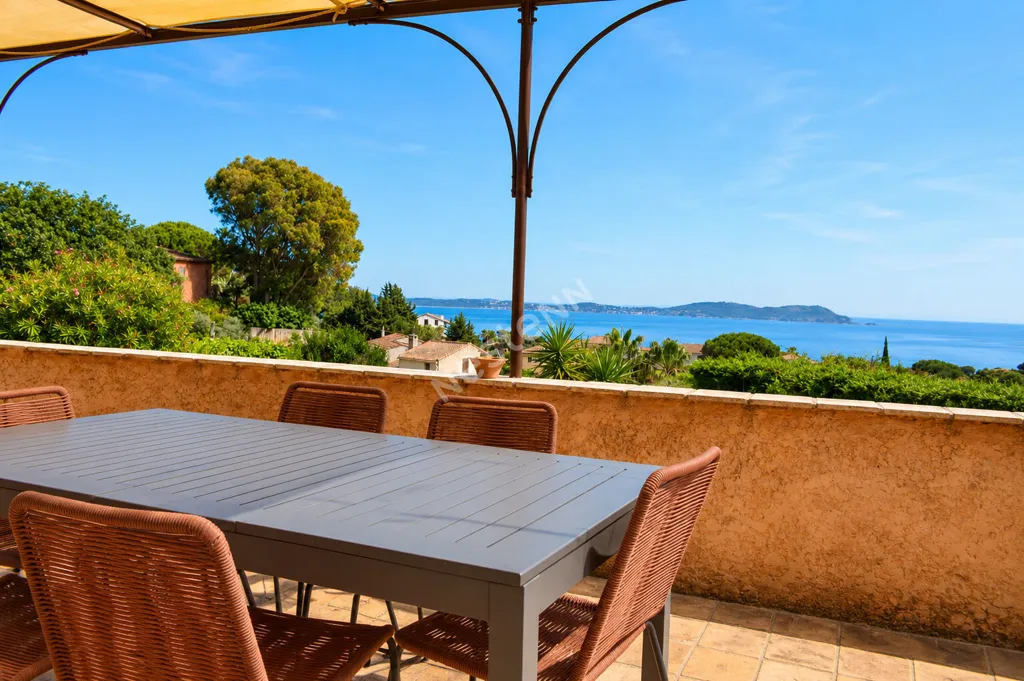 Terrasse - Villa avec vue mer à Carqueiranne