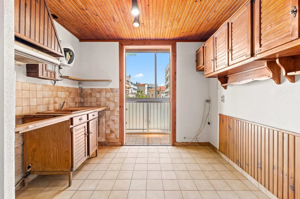 Köök - Renovated Flat with Balconies in Menton Centre